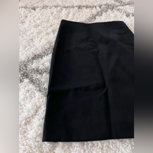 NWT J.Crew No 2 Wool Pencil Skirt Black in size 00 - Picture 3 of 11